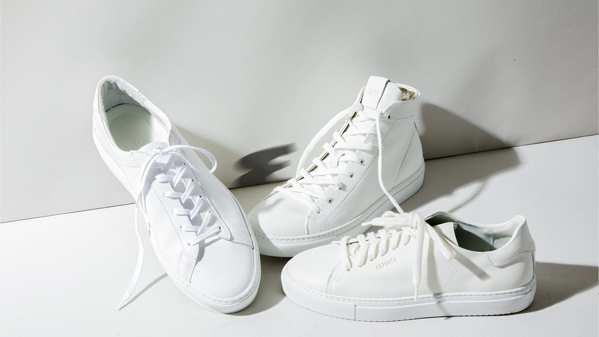 styling sepatu putih cowok agar tidak terlihat pasaran dan tetap clean